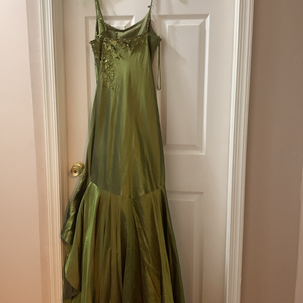Beautiful dress backless with sequence in the top with small jacket - Picture 6 of 10